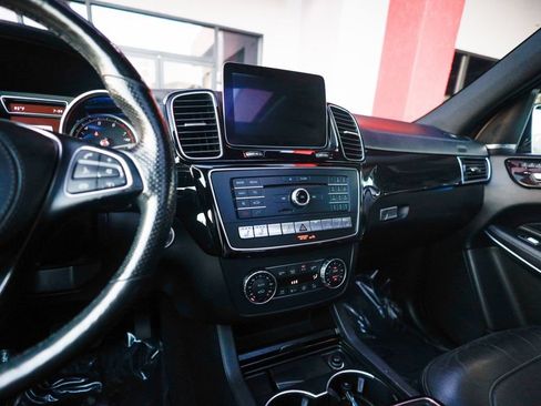 Used 2018 Mercedes-Benz GLS 550 4MATIC image 24