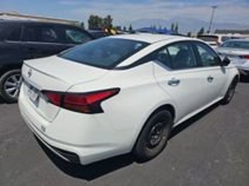 Used 2024 Nissan Altima 2.5 S FWD image 23