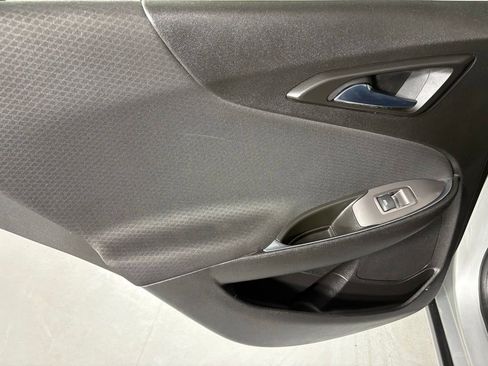 Used 2018 Chevrolet Malibu LT FWD image 32