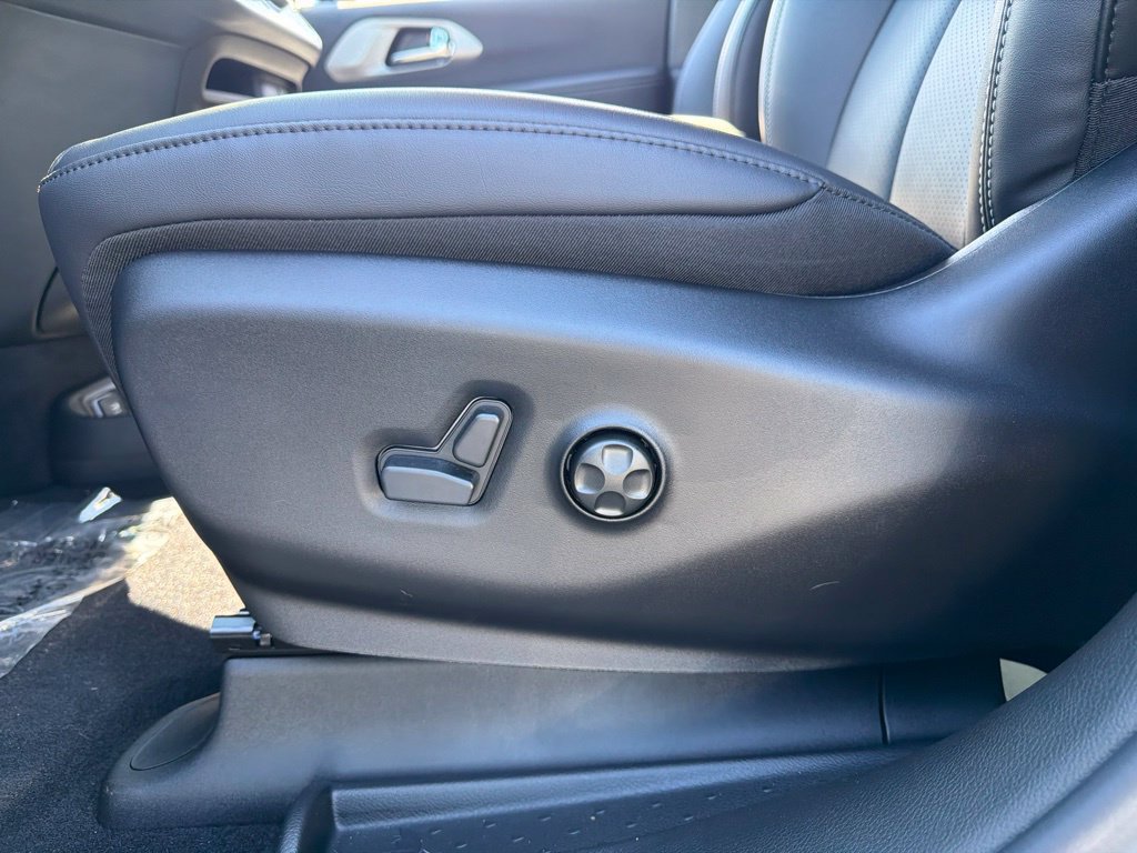 New 2027 Chrysler Pacifica Select FWD image 13