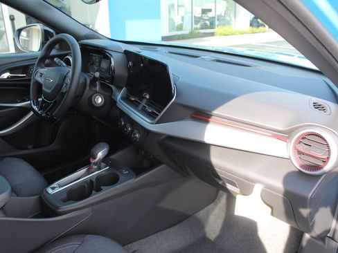 New 2026 Chevrolet Trax RS w/ Driver Confidence Package FWD image 17