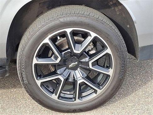 Used 2023 Chevrolet Suburban RST image 30