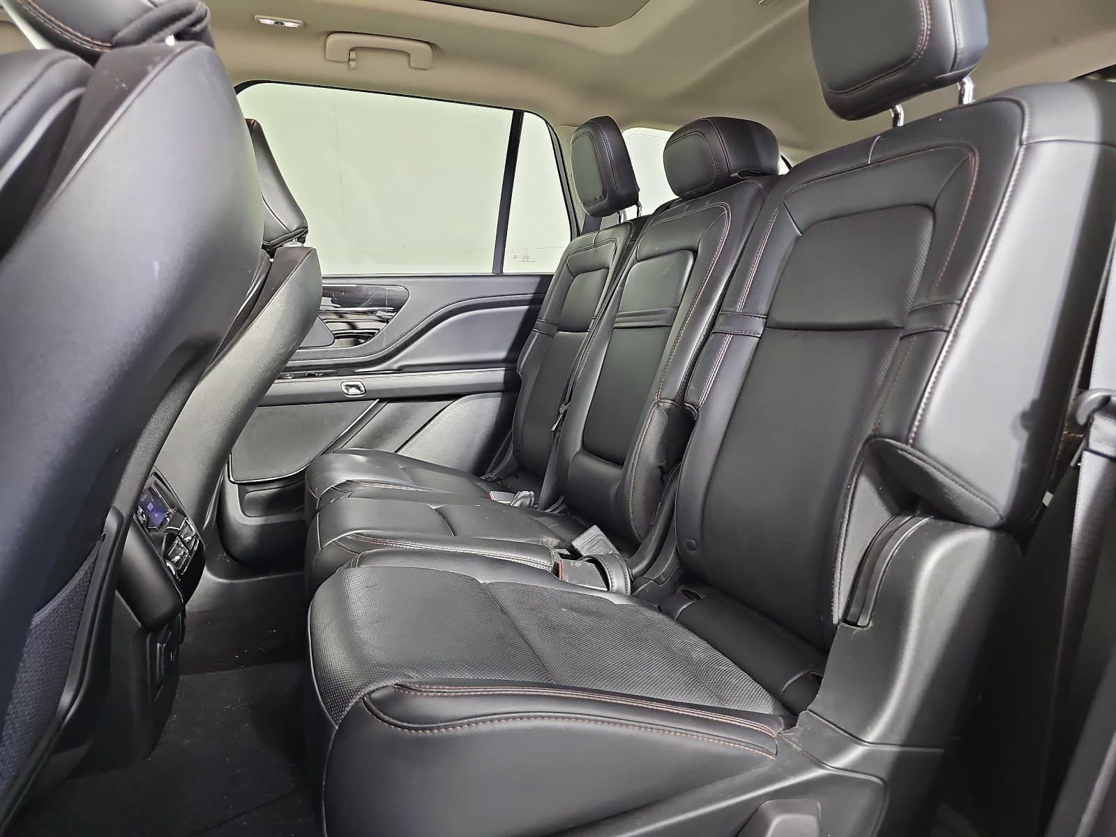 Used 2024 Lincoln Aviator Reserve RWD image 12