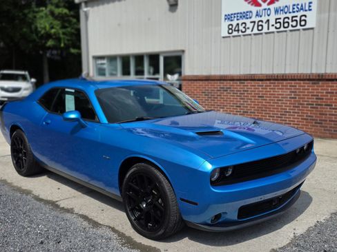 Used 2016 Dodge Challenger R/T Plus RWD image 2