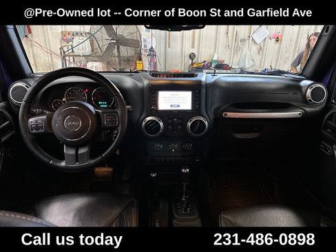 Used 2017 Jeep Wrangler Unlimited Rubicon w/ Connectivity Group AWD/4WD image 18