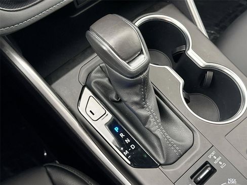 Certified 2025 Toyota Highlander XSE image 28