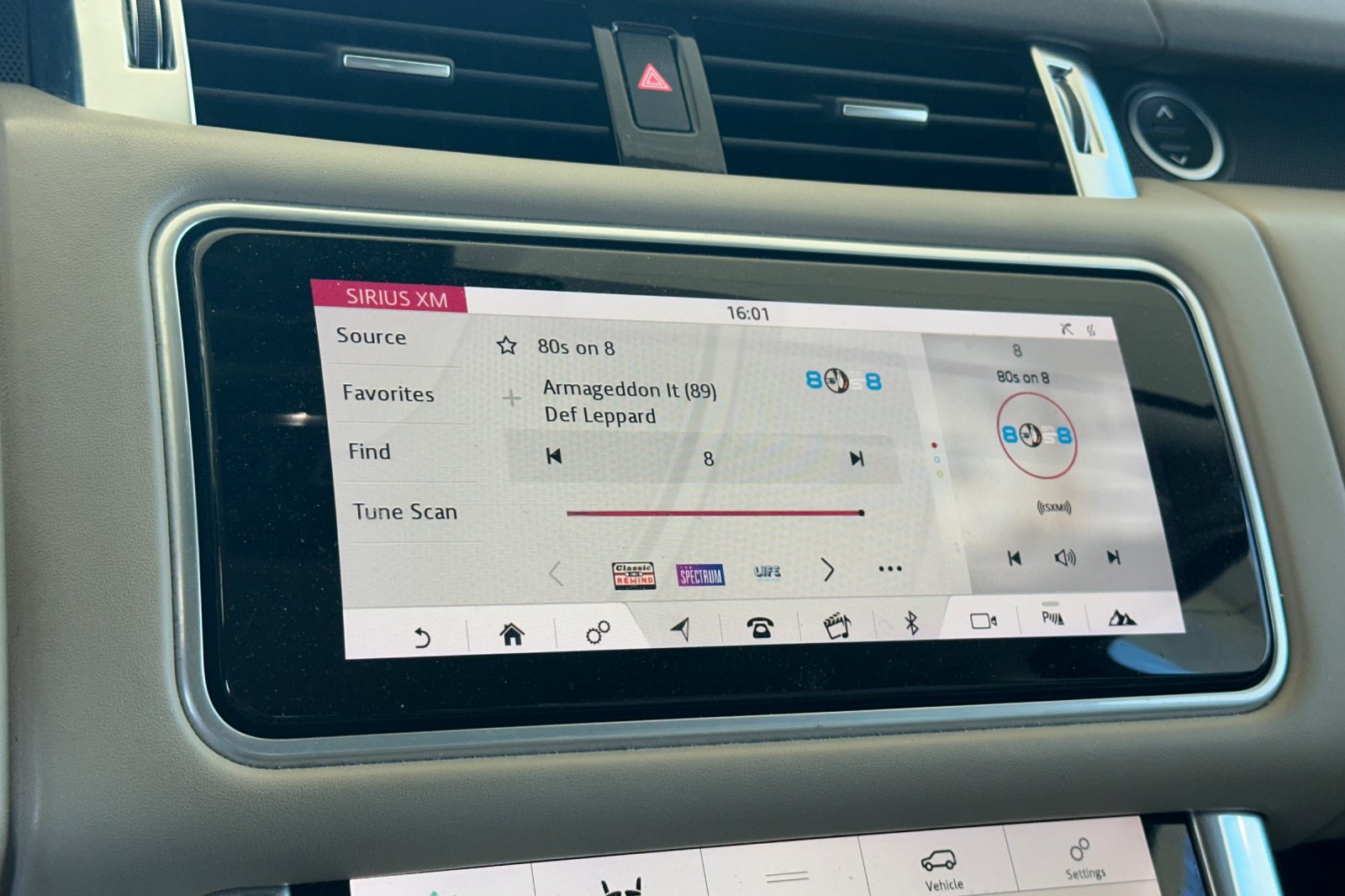 Used 2019 Land Rover Range Rover Sport Supercharged AWD/4WD image 22
