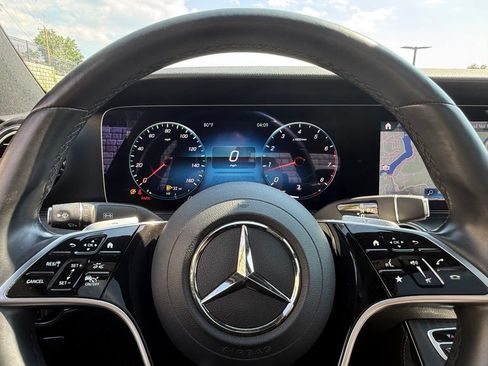 Used 2023 Mercedes-Benz E 350 4MATIC Sedan image 33