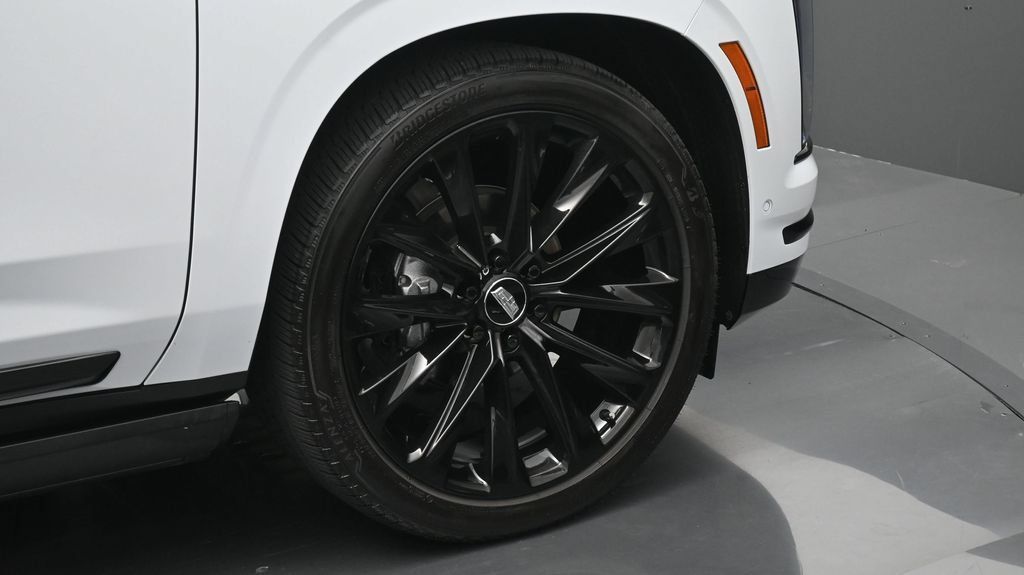 Certified 2026 Cadillac Escalade ESV Platinum Sport w/ LPO, ONYX Package AWD/4WD image 6