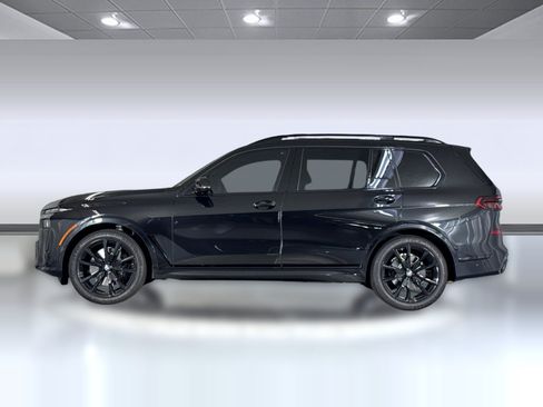 Used 2025 BMW X7 xDrive40i w/ M Sport Package AWD/4WD image 2