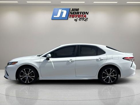 Used 2018 Toyota Camry SE FWD image 8