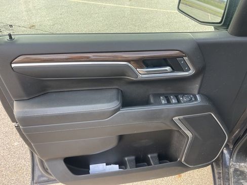 Used 2022 Chevrolet Silverado 1500 LT image 18