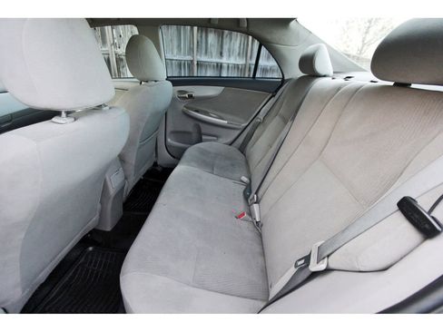 Used 2013 Toyota Corolla LE image 14