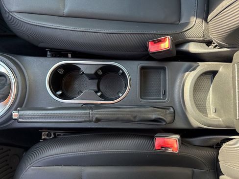 Used 2013 Volkswagen Beetle TDI image 20