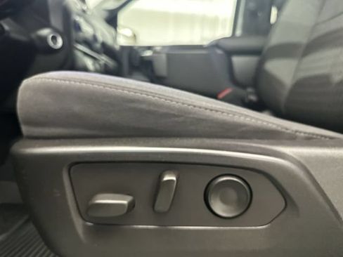 Used 2022 Chevrolet Silverado 1500 Custom AWD/4WD image 18