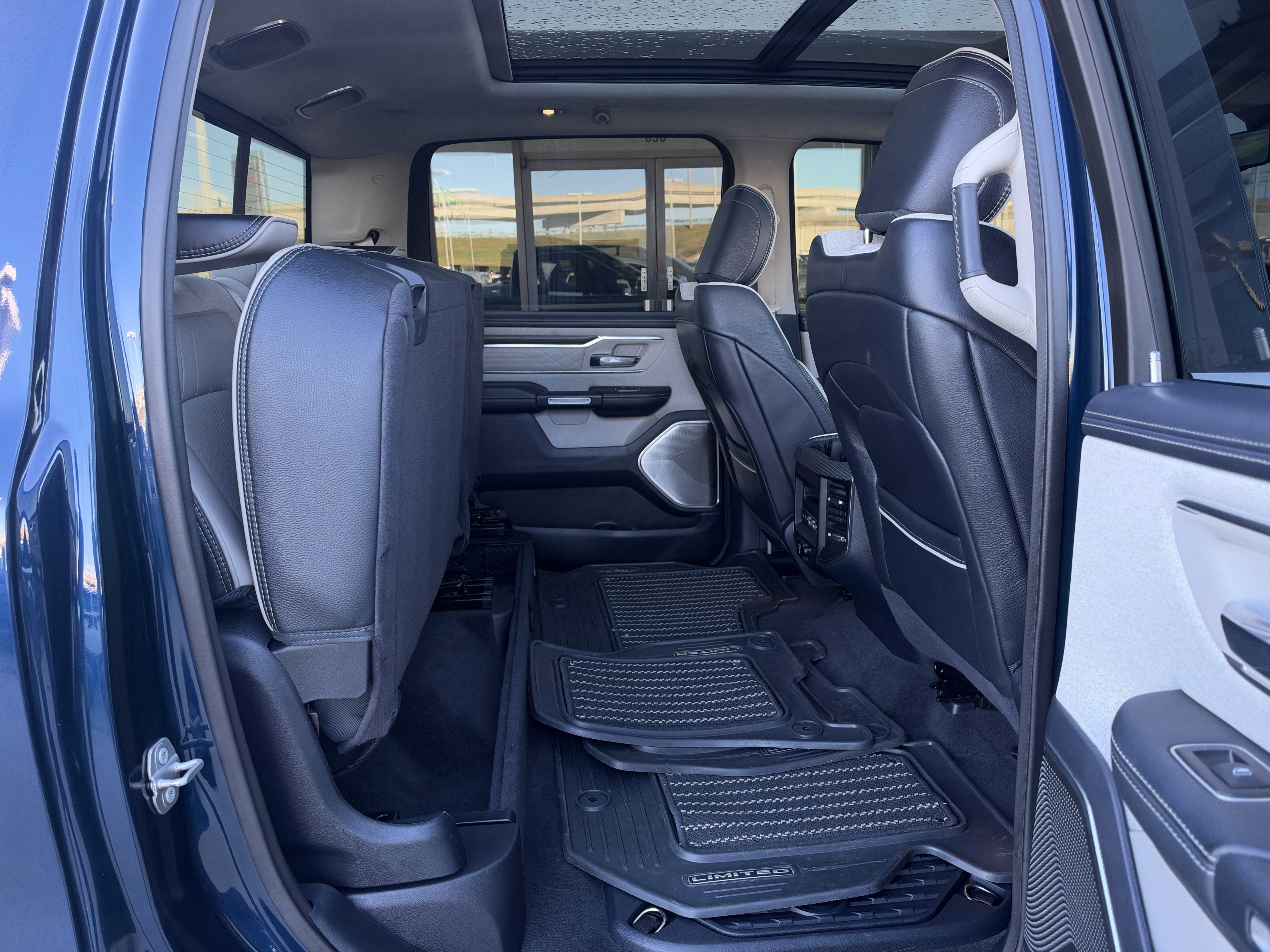 Used 2022 RAM 1500 Limited AWD/4WD image 28