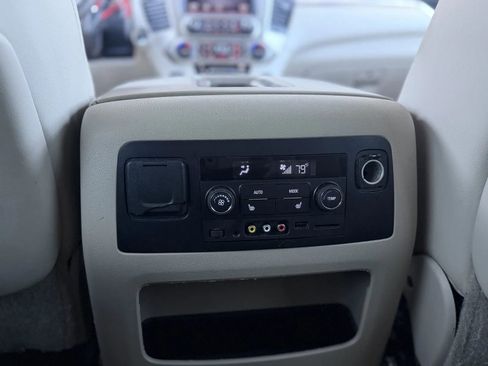 Used 2015 GMC Yukon XL Denali w/ Premium Package image 40