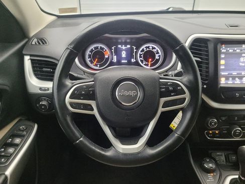 Used 2017 Jeep Cherokee Latitude w/ Safety/Convenience Group AWD/4WD image 22