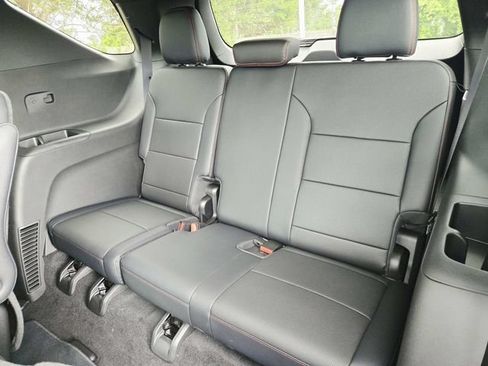 New 2026 Chevrolet Traverse Z71 w/ Driver Confidence Package AWD/4WD image 11