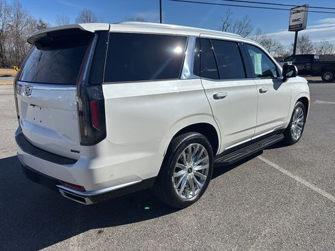 Used 2022 Cadillac Escalade Premium Luxury w/ Performance Package image 6