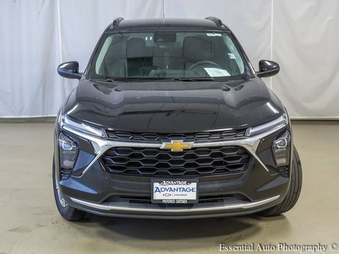 Used 2025 Chevrolet Trax LT w/ LT Convenience Package FWD image 5
