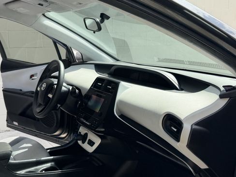 Used 2016 Toyota Prius Two FWD image 33