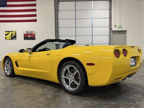 Used 2002 Chevrolet Corvette Convertible w/ Preferred Equipment Group2 RWD image 28