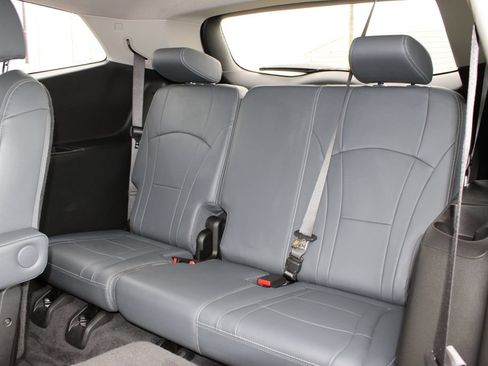 Used 2020 Buick Enclave Essence FWD image 7