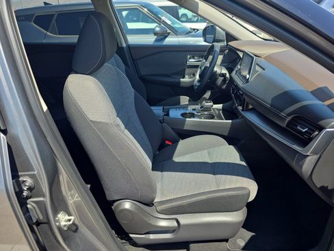 Used 2021 Nissan Rogue SV FWD image 13
