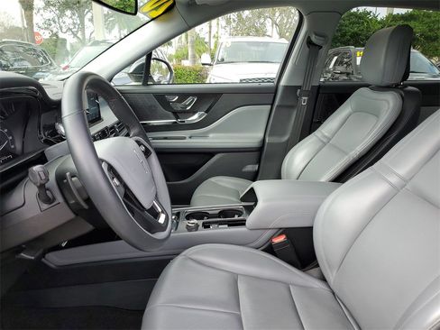 Certified 2020 Lincoln Corsair Standard w/ Convenience Package image 21