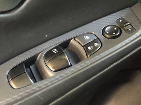 Used 2024 Nissan Sentra SV FWD image 27