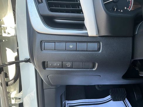 Certified 2023 Nissan Rogue SV FWD image 13