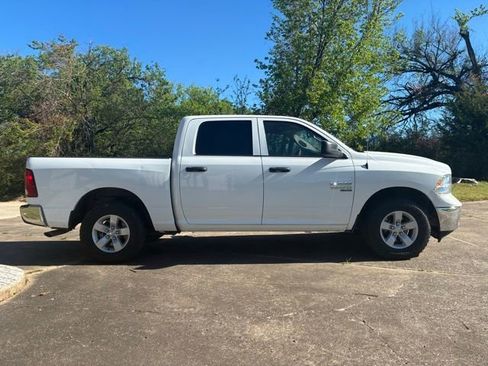 Used 2023 RAM 1500 Classic SLT w/ Electronics Group AWD/4WD image 4