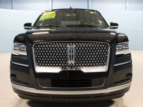 Used 2024 Lincoln Navigator Reserve image 33