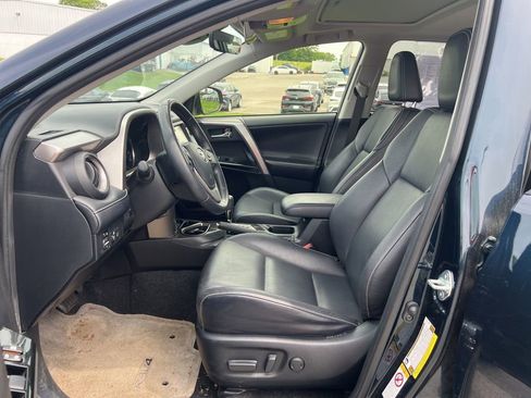 Used 2018 Toyota RAV4 Limited FWD image 6