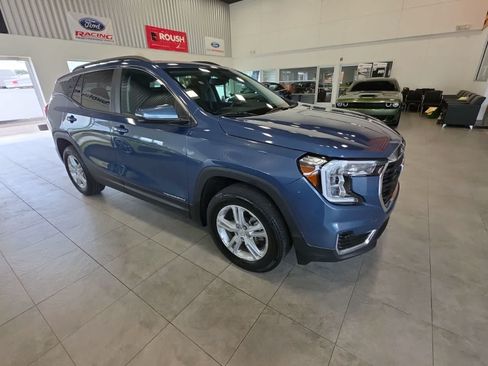 Used 2024 GMC Terrain SLE w/ Driver Convenience Package AWD/4WD image 5