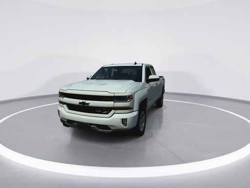 Used 2018 Chevrolet Silverado 1500 LT w/ All Star Edition image 4