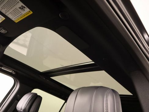 New 2025 Lincoln Navigator Reserve w/ Jet Appearance Package image 16