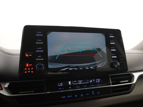 Used 2022 Toyota Sienna LE FWD image 27
