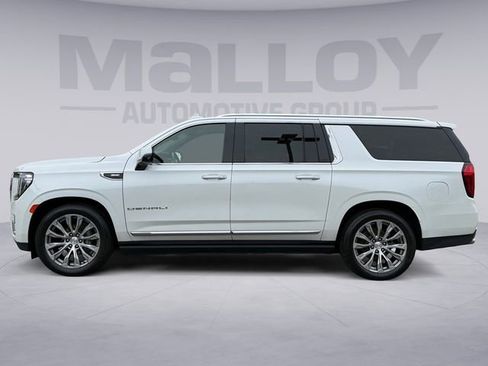 Used 2021 GMC Yukon XL Denali w/ Denali Ultimate Package AWD/4WD image 2