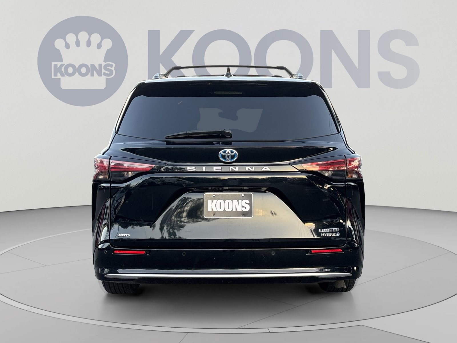 Used 2023 Toyota Sienna Limited AWD/4WD image 5