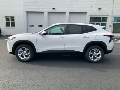 New 2026 Chevrolet Trax LS image 4