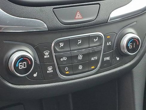 Used 2018 Chevrolet Equinox LT AWD/4WD image 14