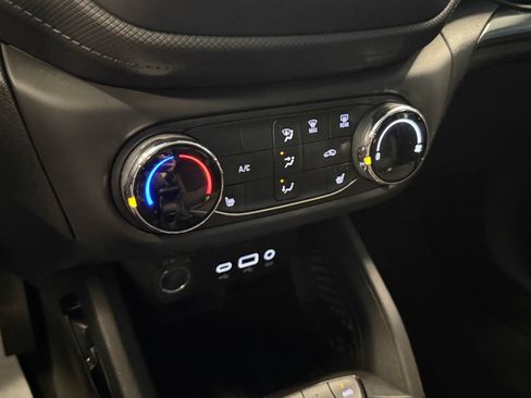 Used 2023 Chevrolet TrailBlazer LT AWD/4WD image 15