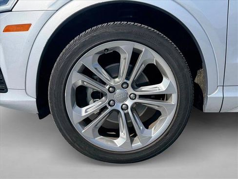 Used 2018 Audi Q3 2.0T Premium Plus w/ Premium Plus Package AWD/4WD image 19