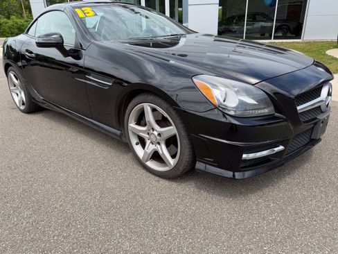 Used 2013 Mercedes-Benz SLK 250 image 4