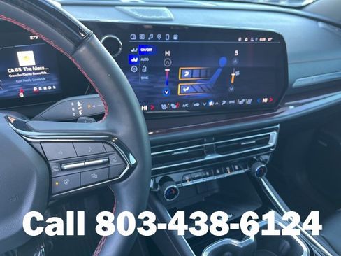 Used 2024 Chevrolet Traverse RS image 24