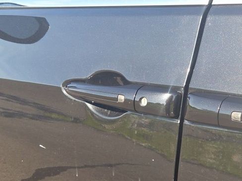 Used 2023 Chrysler Pacifica Touring-L FWD image 24