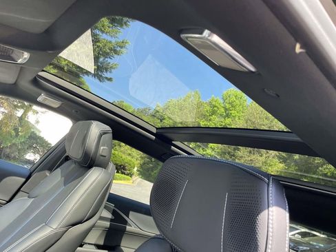 New 2026 Cadillac Lyriq Signature Sport AWD/4WD image 19