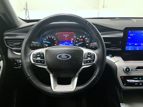 Used 2023 Ford Explorer XLT w/ Equipment Group 202A image 11
